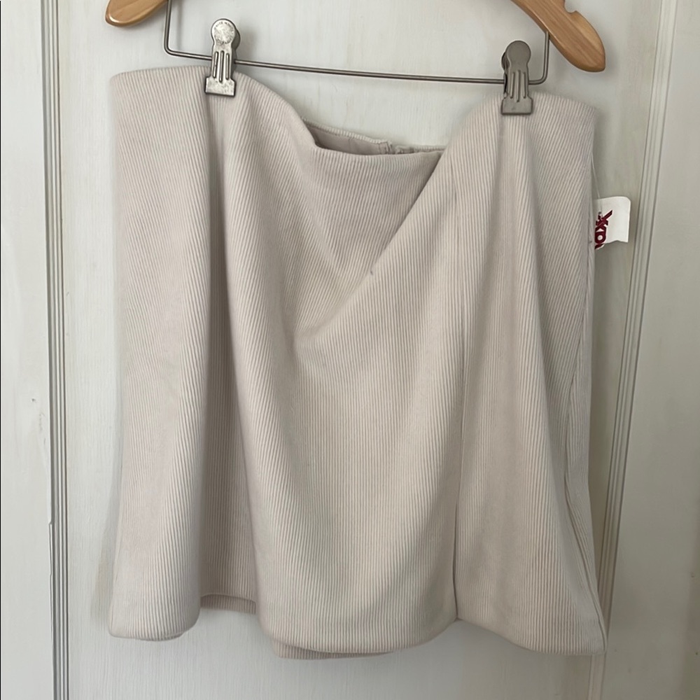 House of Harlow 1960 Tan and White Mini Wrap Skirt